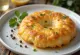 Саганаки са касери сиром, сервиран са свежим лимуном