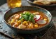 Вегетаријански позоле, мексичка вегетаријанска супа са хомини кукурузом, тофуом и поврћем